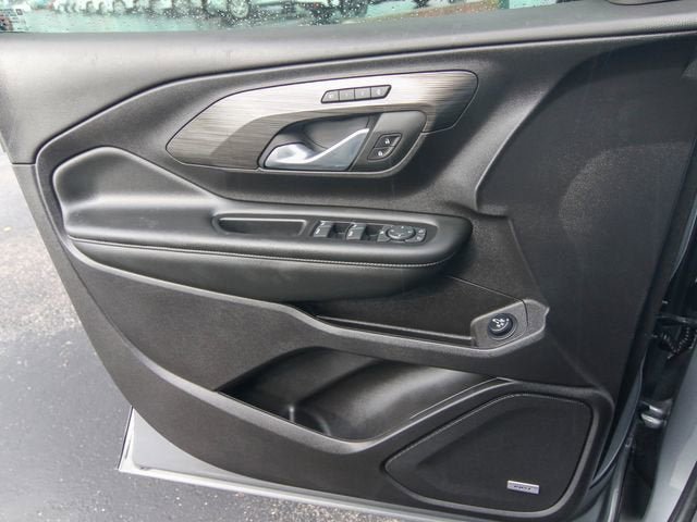 Used 2024 GMC Terrain SLT w/ Infotainment Package II AWD/4WD image 13