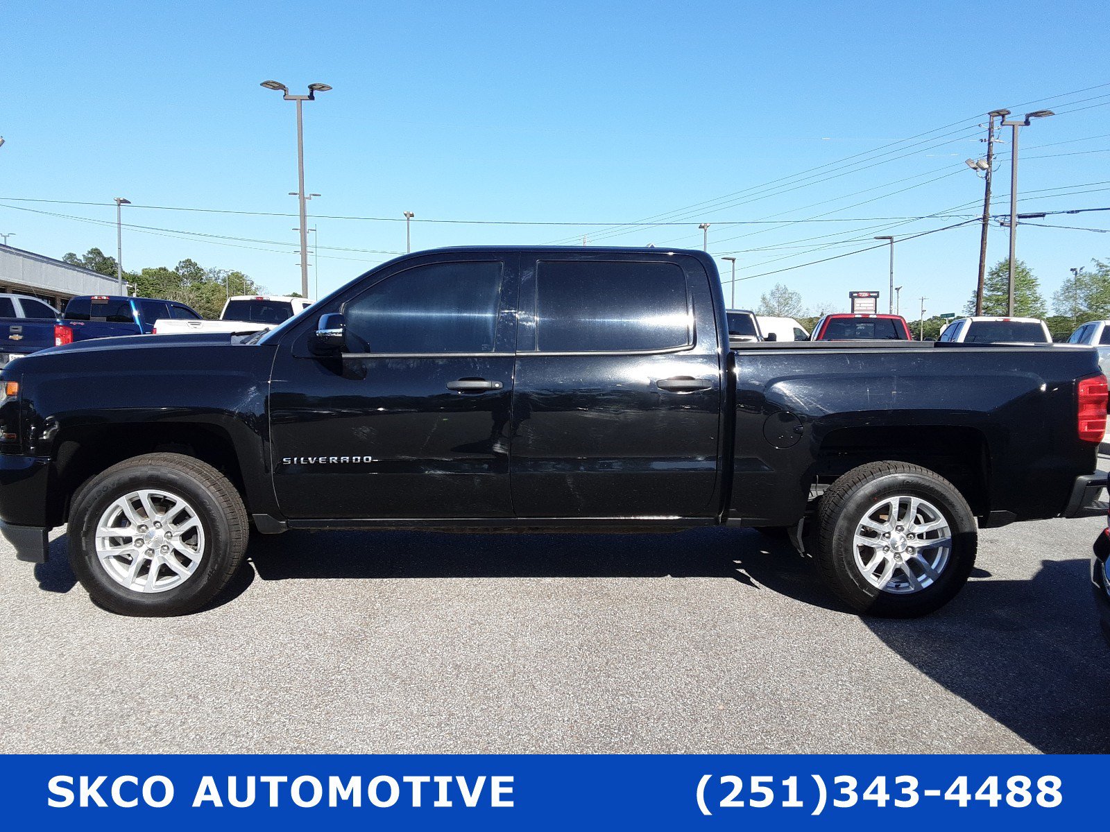 Used 2018 Chevrolet Silverado 1500 Custom RWD image 2