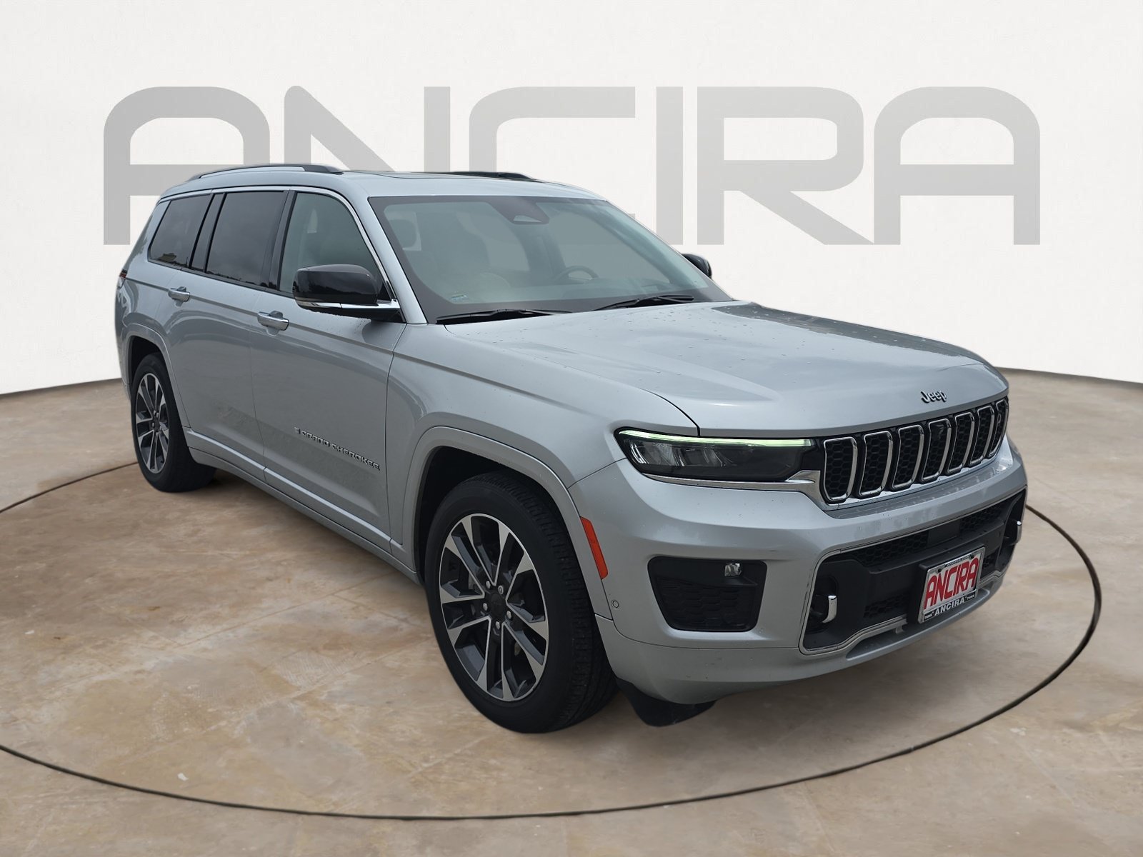 Used 2021 Jeep Grand Cherokee L Overland w/ Advanced Protech Group III AWD/4WD image 4