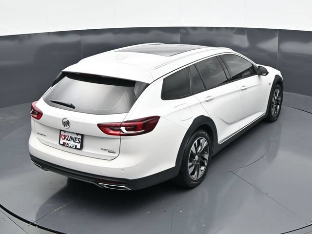 Used 2018 Buick Regal Essence w/ Driver Confidence Package #1 AWD/4WD image 37