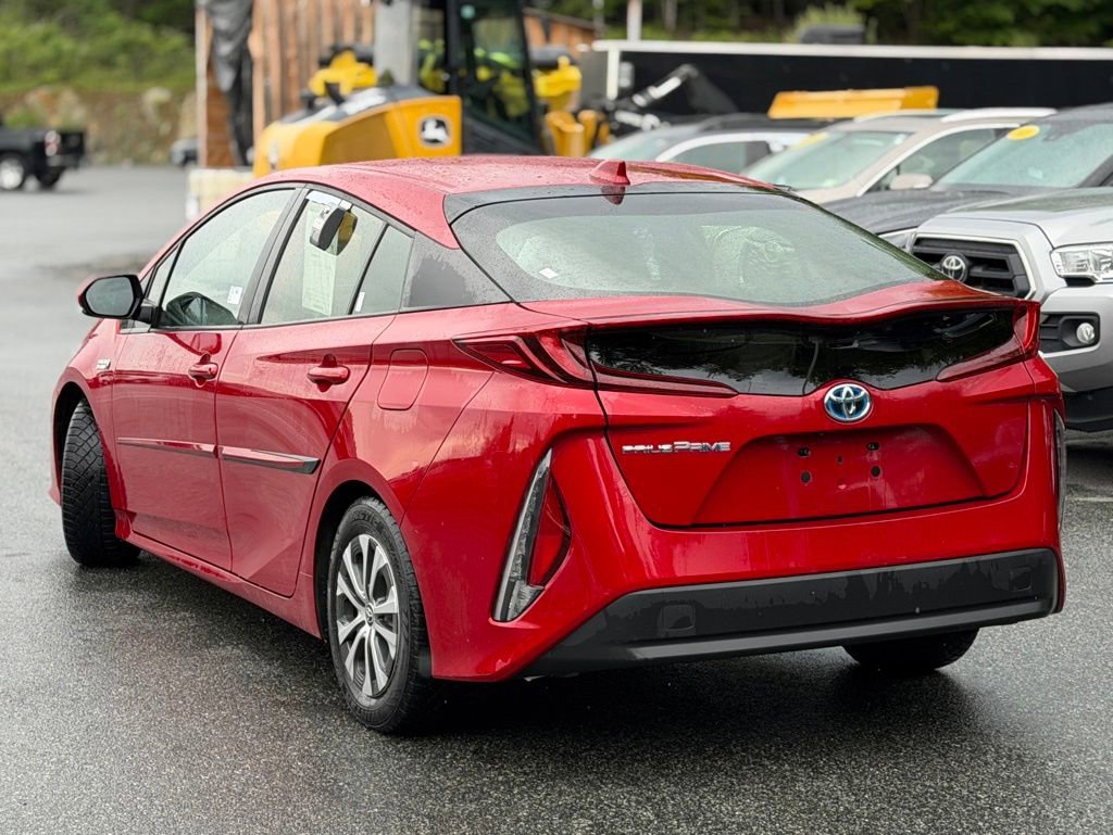 Used 2021 Toyota Prius Prime LE FWD image 3