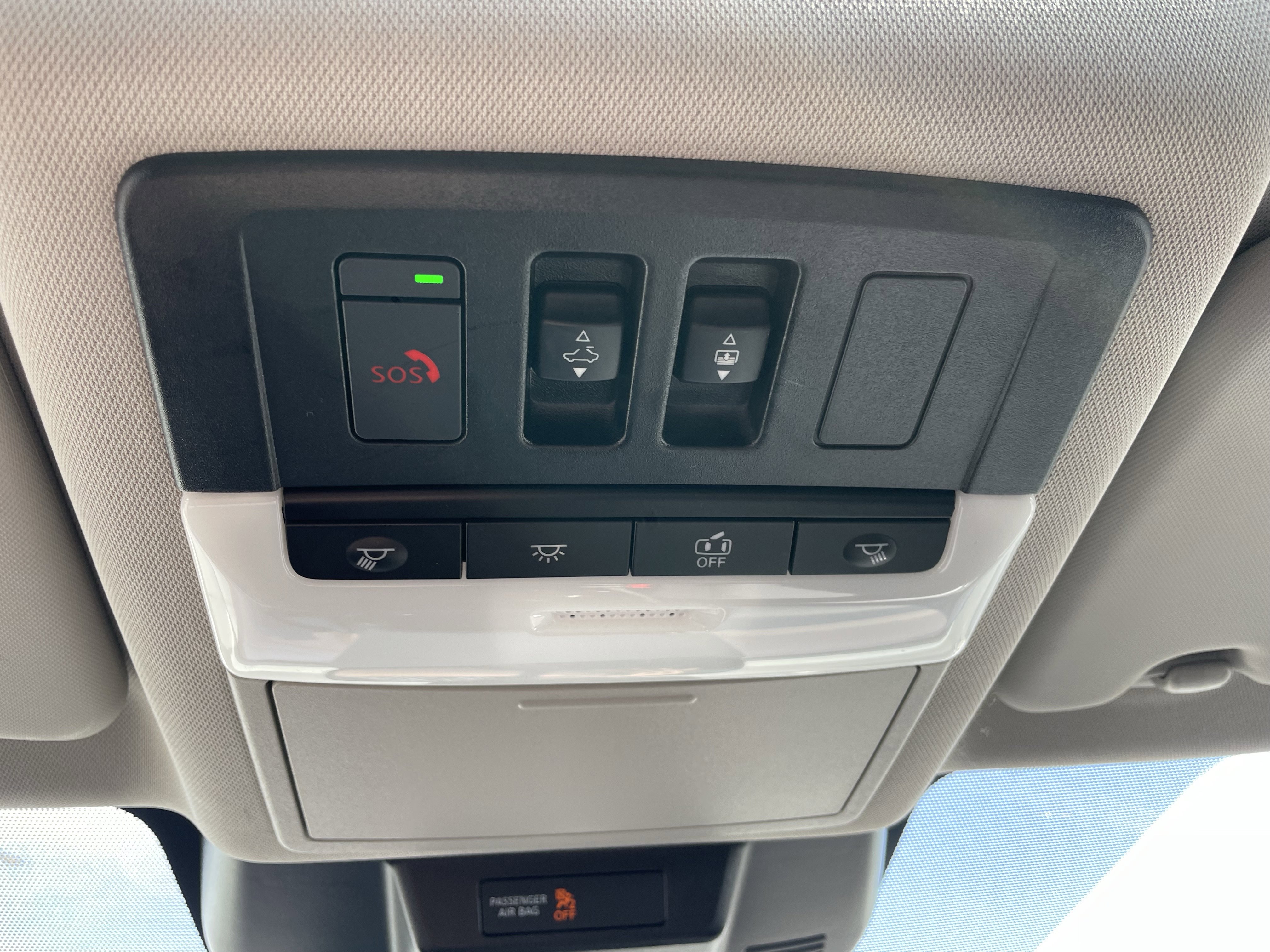 Used 2023 Nissan Rogue SV image 27