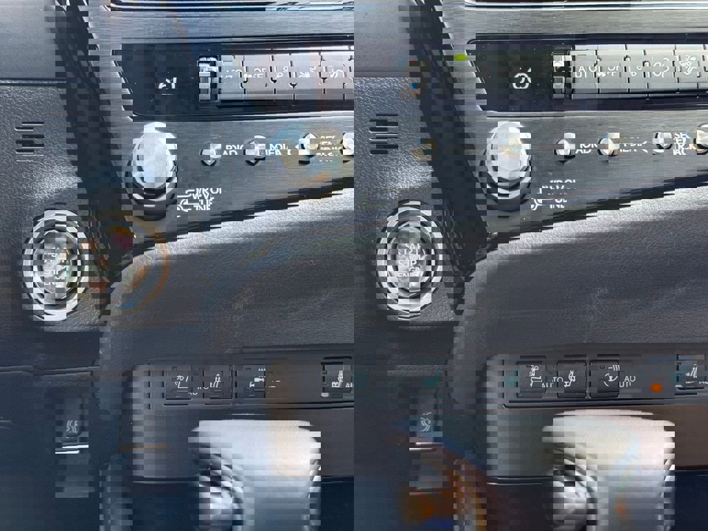 Certified 2025 Lexus ES 350 w/ Premium Package image 32