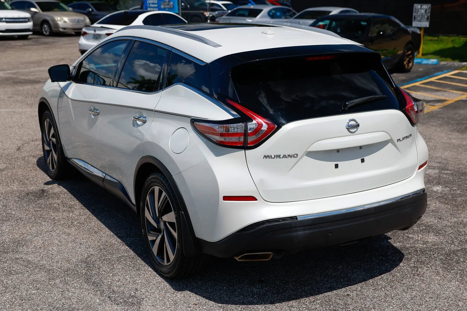 Used 2015 Nissan Murano Platinum w/ Platinum Technology Package FWD image 3