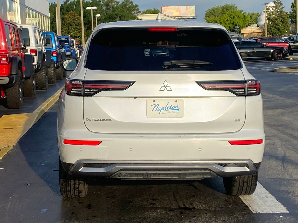 Used 2025 Mitsubishi Outlander SE FWD image 8