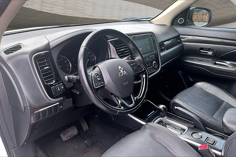 Used 2017 Mitsubishi Outlander SEL FWD image 10