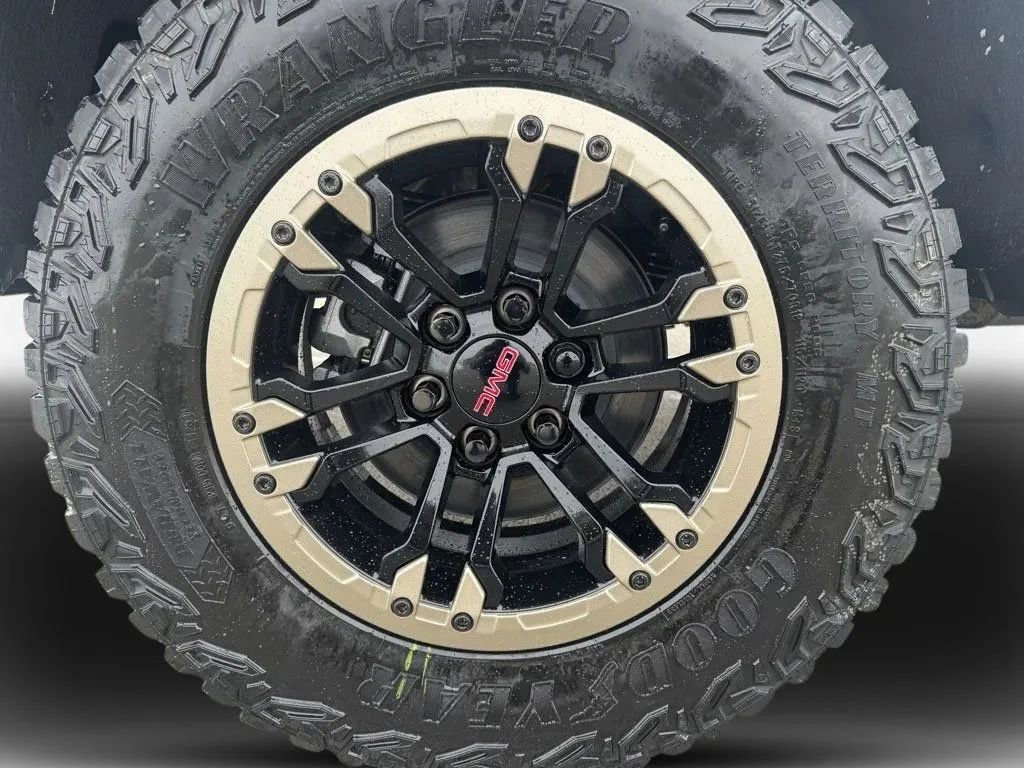 New 2026 GMC Sierra 1500 AT4X w/ LPO, Black Badging Package image 37