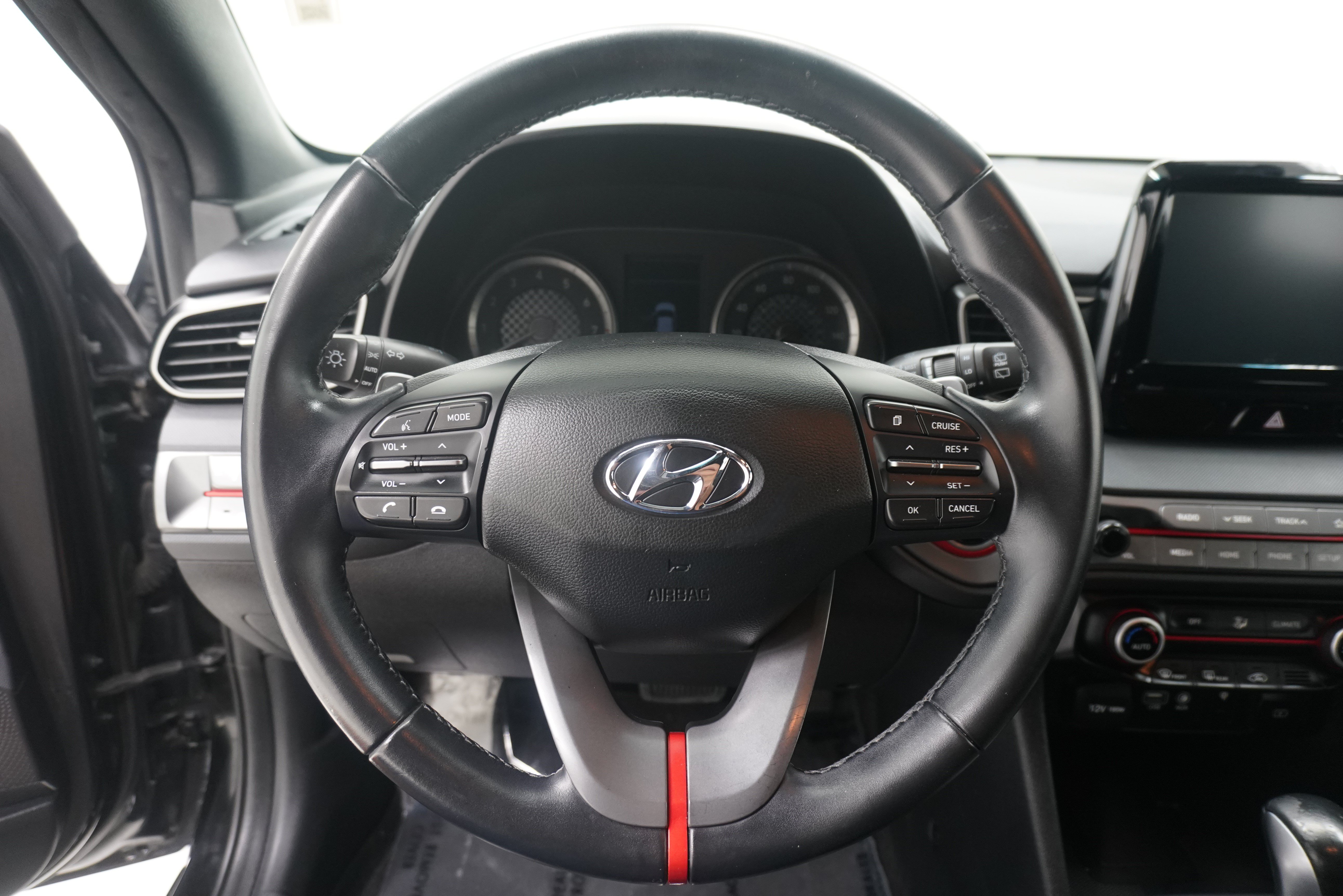 Used 2020 Hyundai Veloster 2.0 Premium FWD image 15