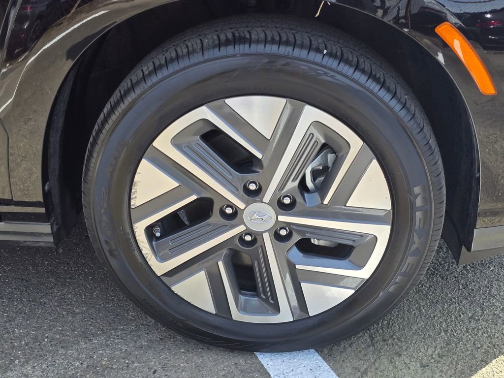 Used 2023 Hyundai Kona SE FWD image 9