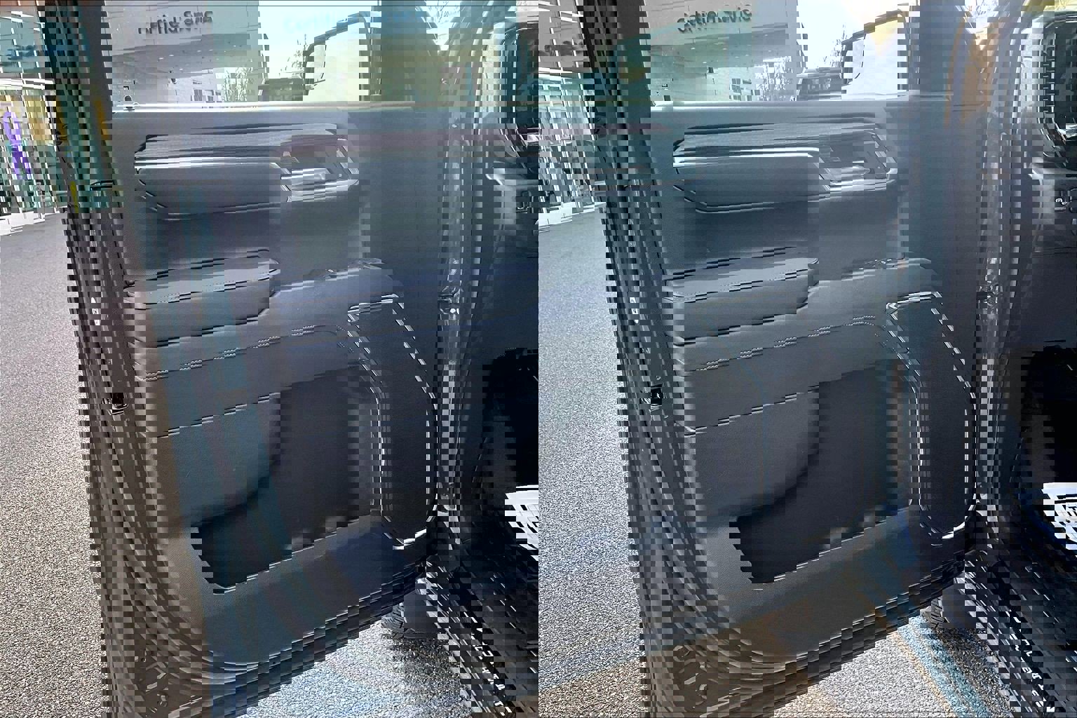 Used 2025 Chevrolet Silverado 1500 LT w/ Leather Package image 19