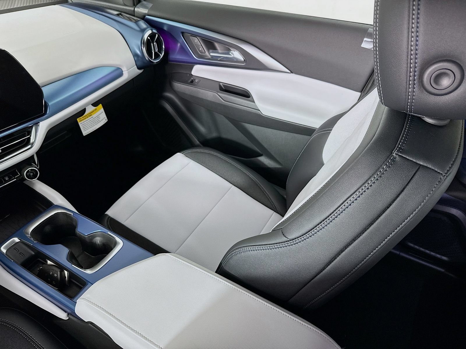 New 2026 Chevrolet Equinox EV LT AWD/4WD image 24