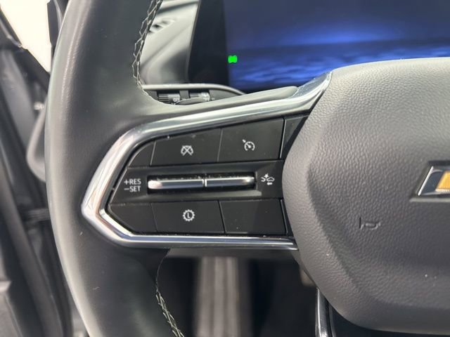 Used 2025 Chevrolet Traverse LT FWD image 12