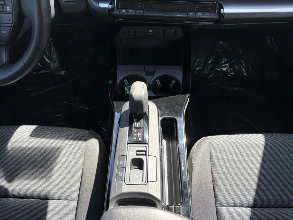 Used 2024 Toyota Prius LE FWD image 27