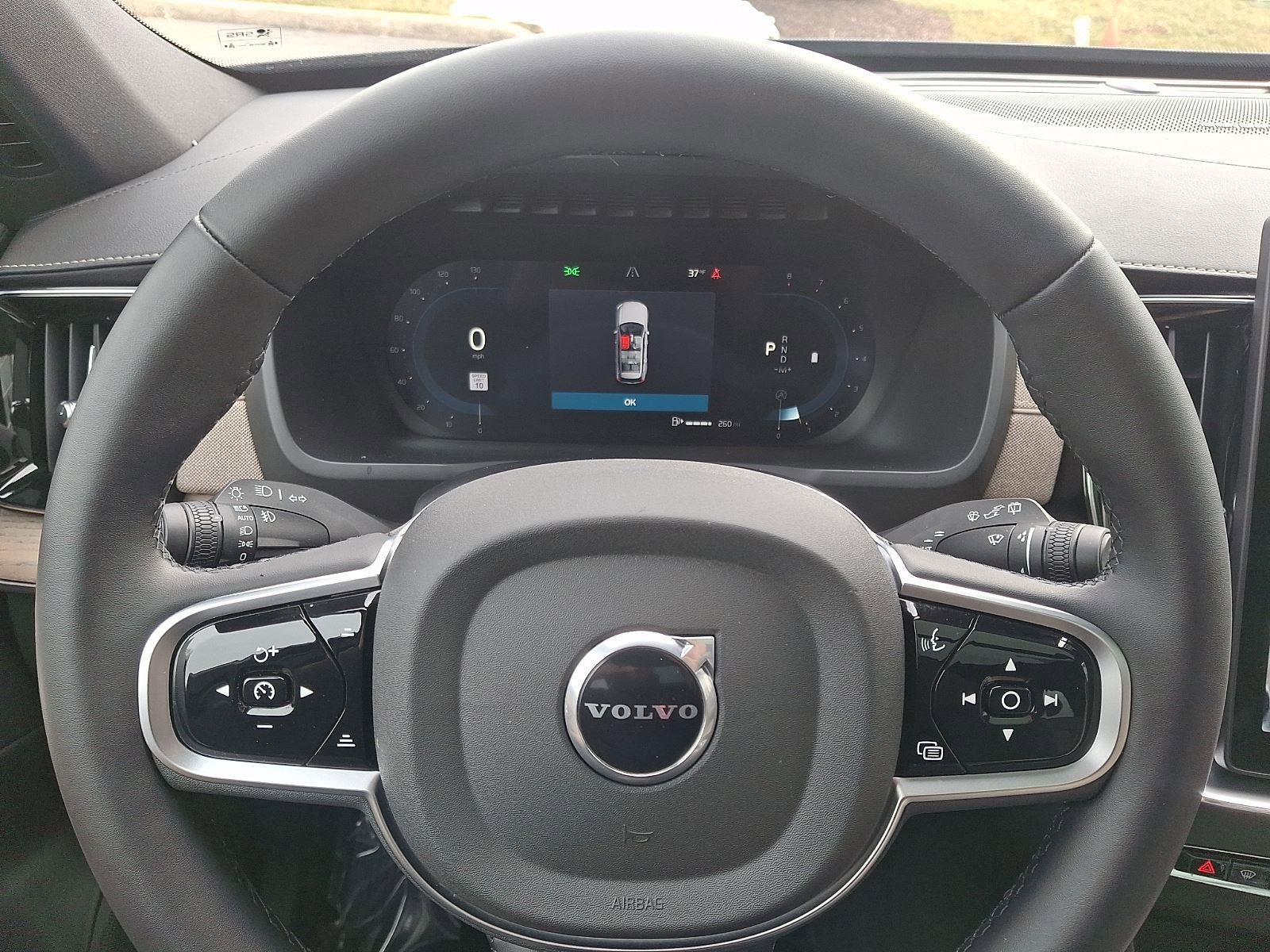 Certified 2025 Volvo XC90 B6 Plus image 22