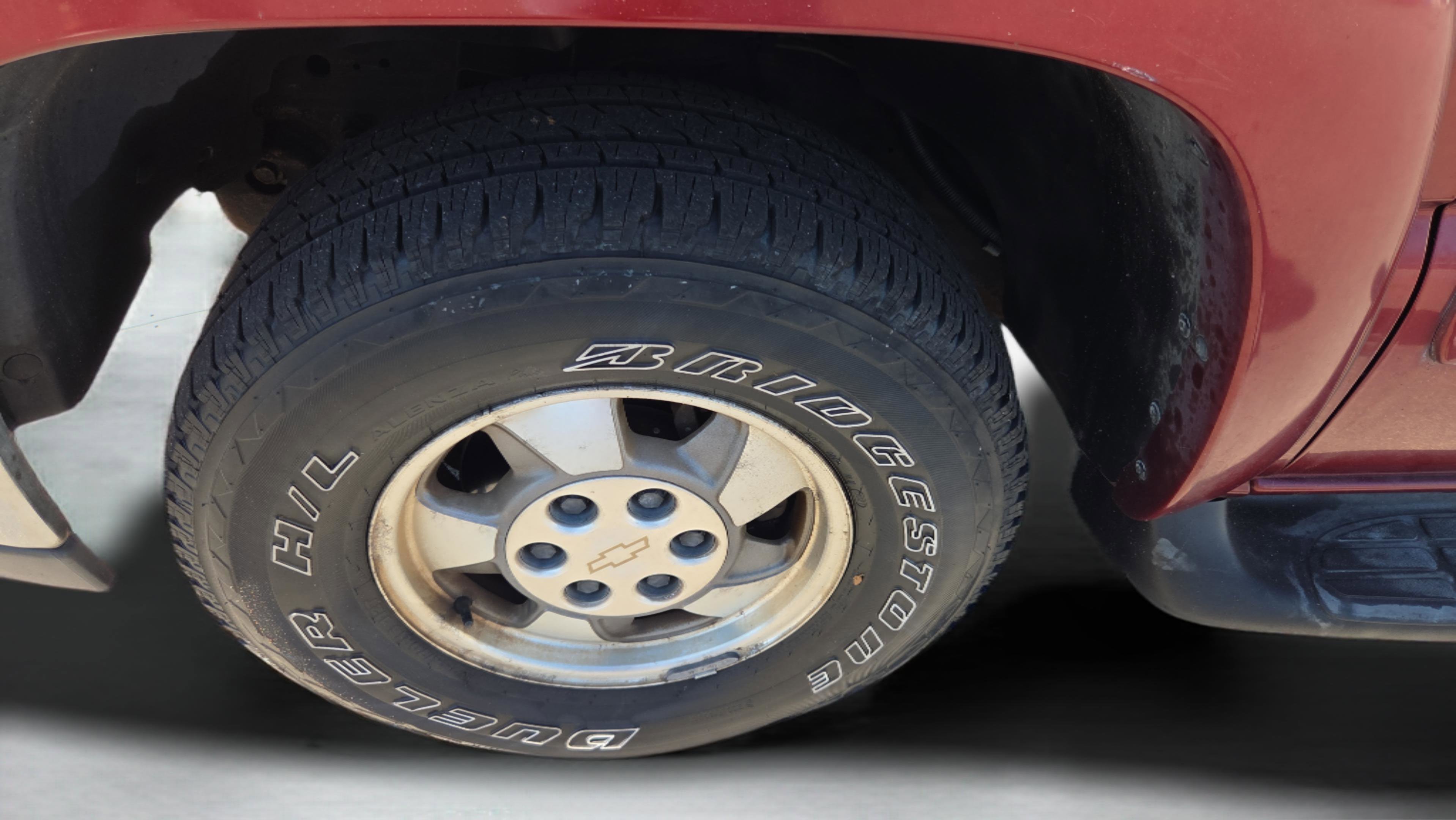 Used 2003 Chevrolet Tahoe LT RWD image 28