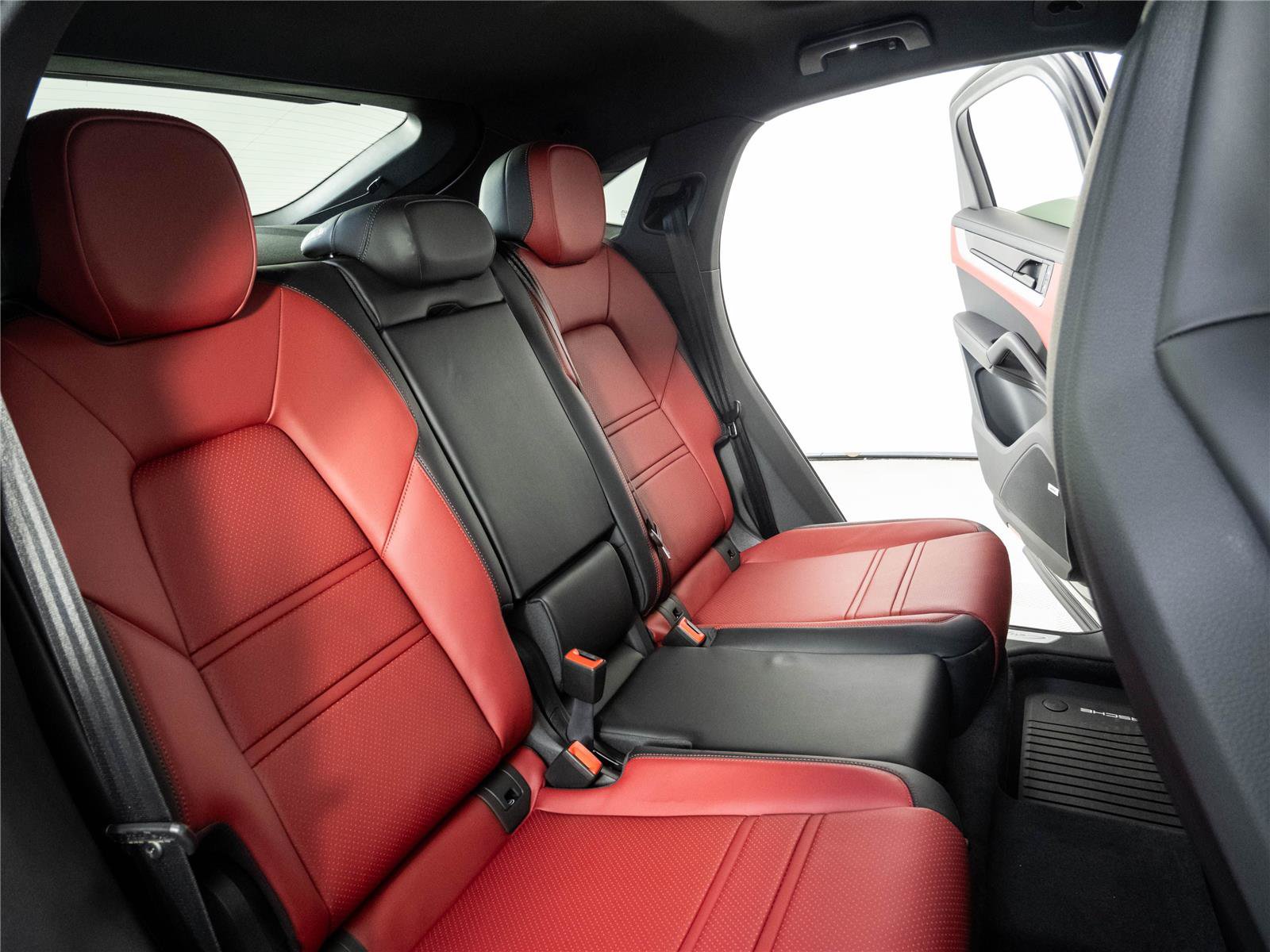 New 2026 Porsche Cayenne Coupe AWD/4WD image 23