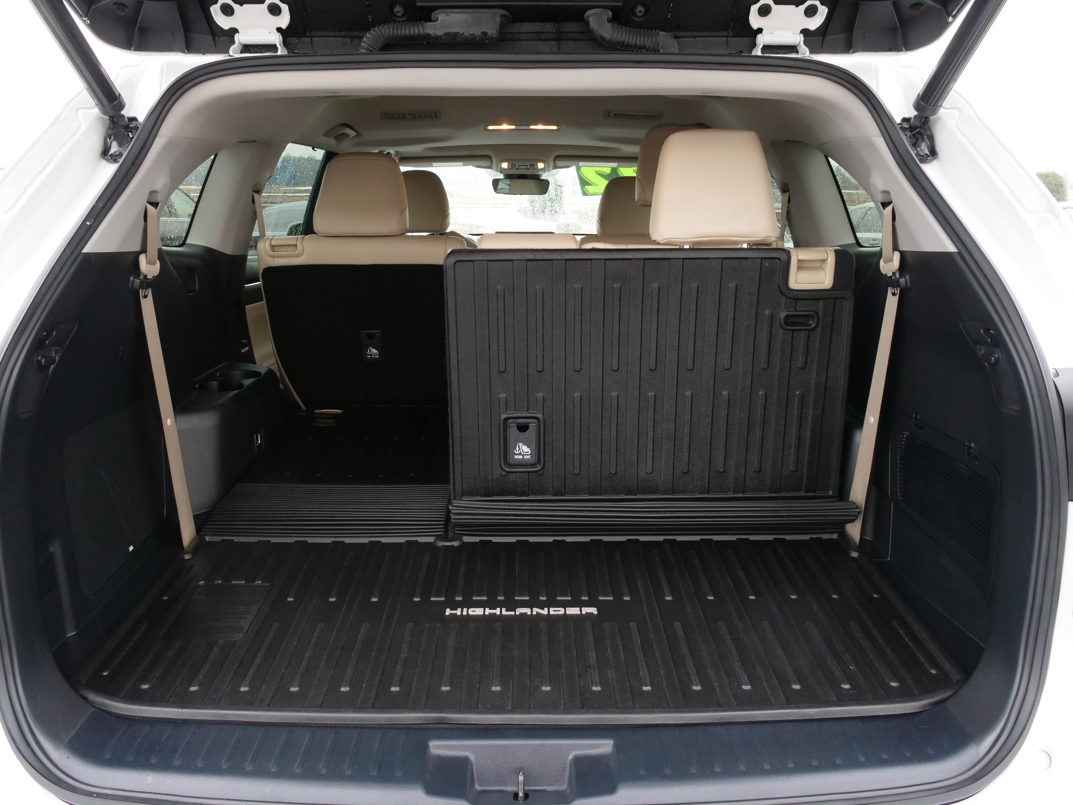 Used 2022 Toyota Highlander Limited image 14