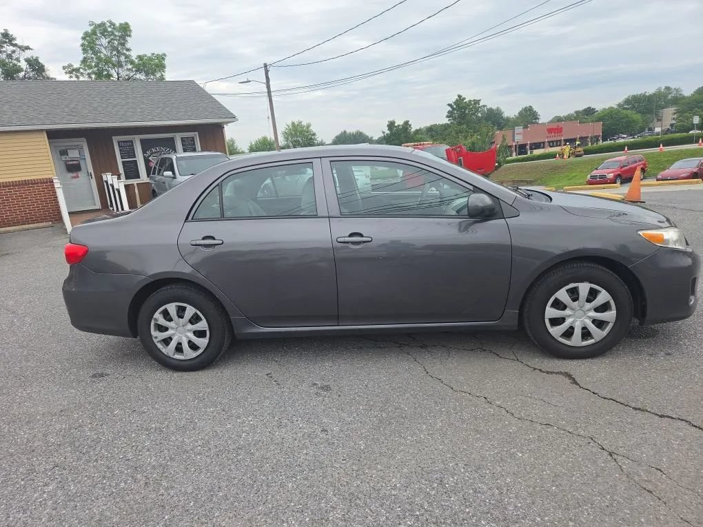 Used 2013 Toyota Corolla L FWD image 4