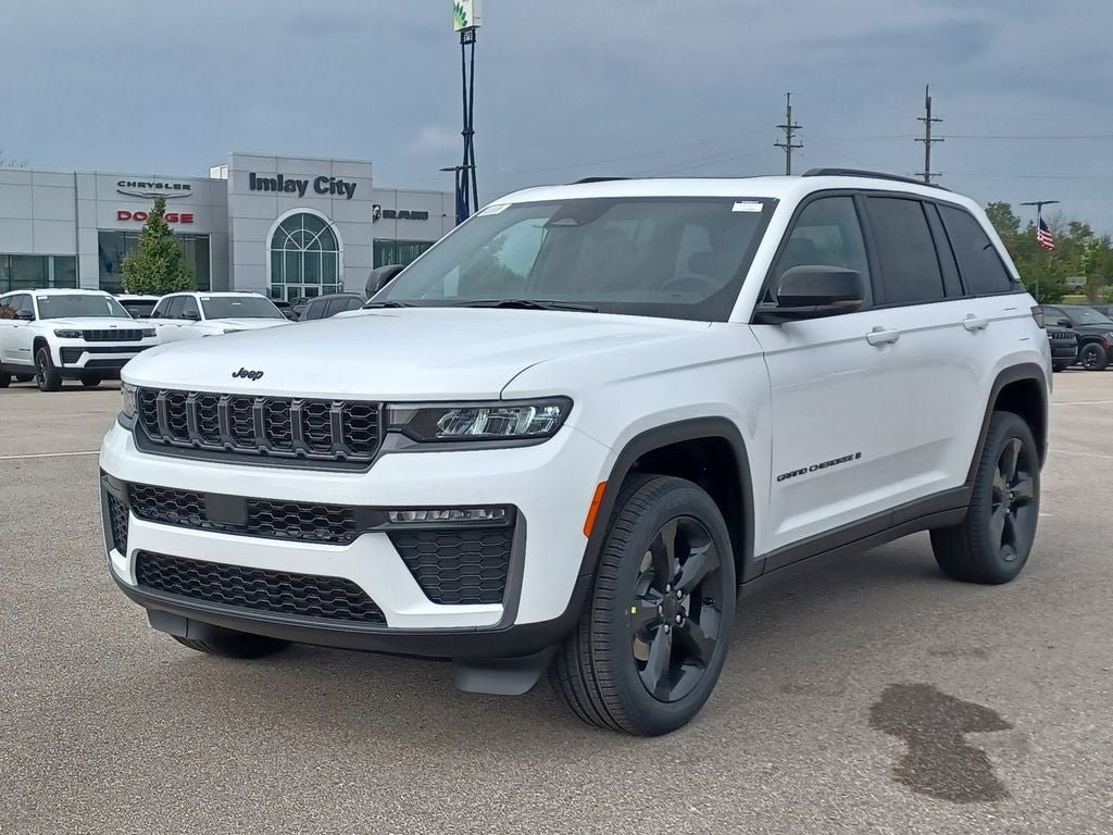 New 2026 Jeep Grand Cherokee Limited w/ Limited Altitude Package AWD/4WD image 2