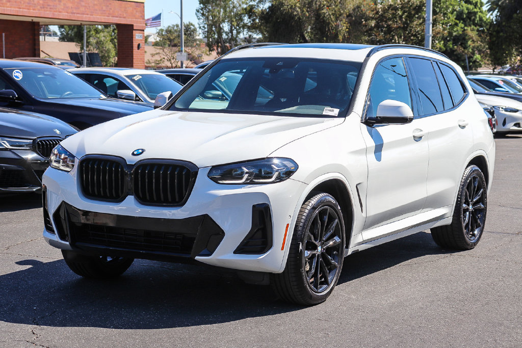 Used 2024 BMW X3 sDrive30i w/ M Sport Package RWD image 3