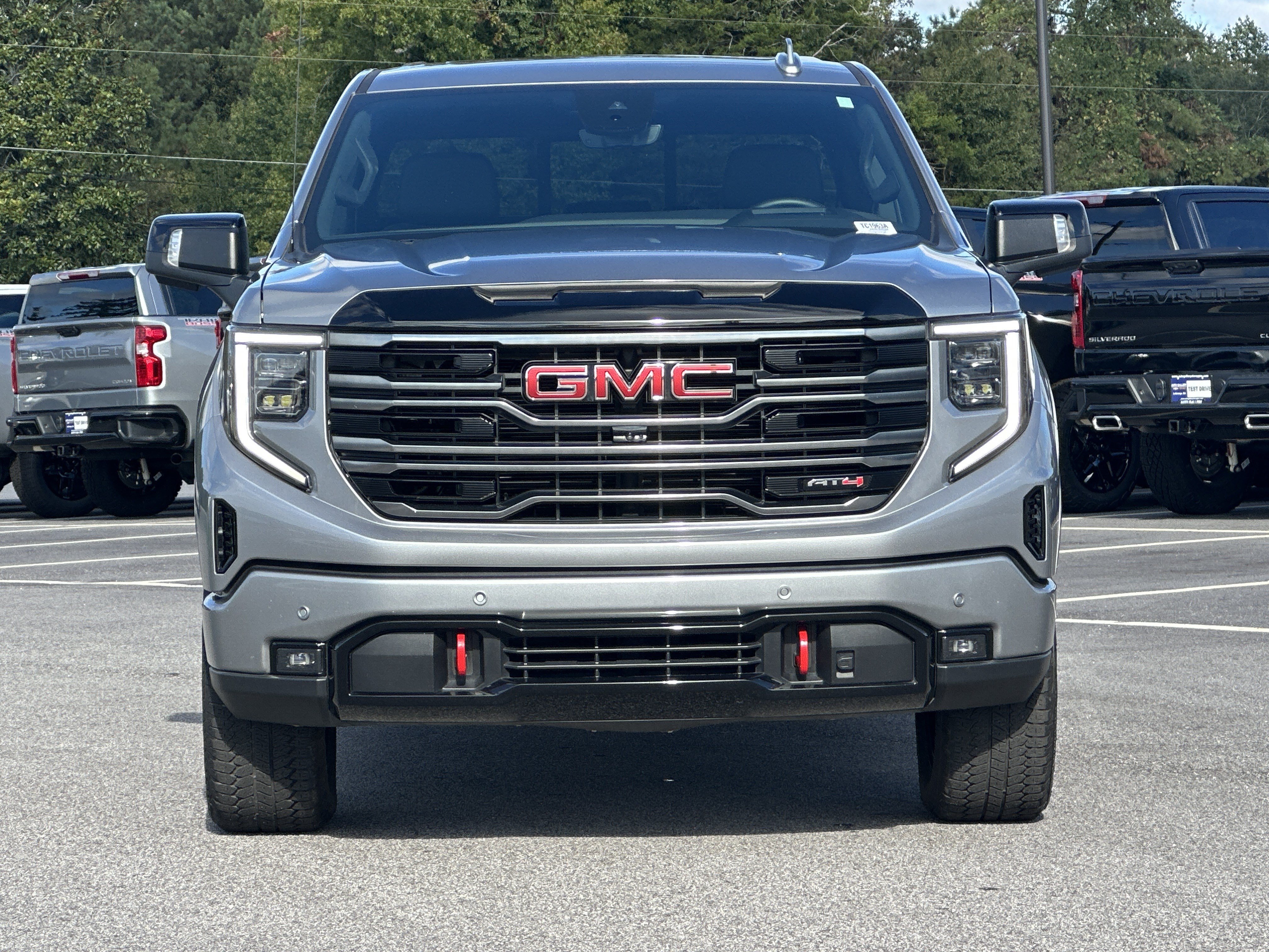 Used 2025 GMC Sierra 1500 AT4 w/ Technology Package AWD/4WD image 2