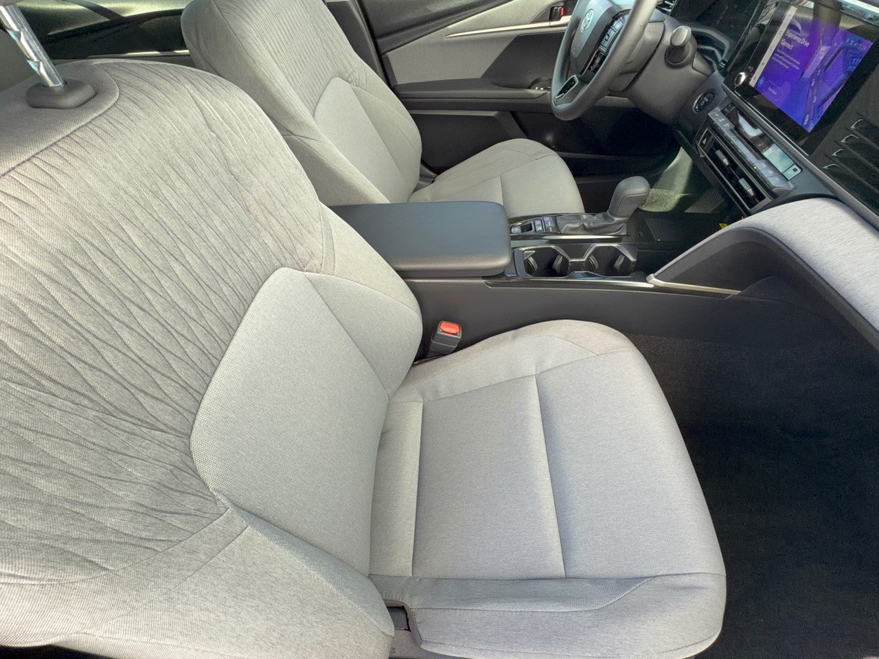 Used 2026 Toyota Camry LE FWD image 30