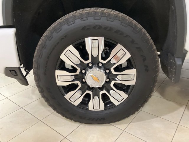 Used 2024 Chevrolet Silverado 3500 High Country w/ High Country Premium Package image 33