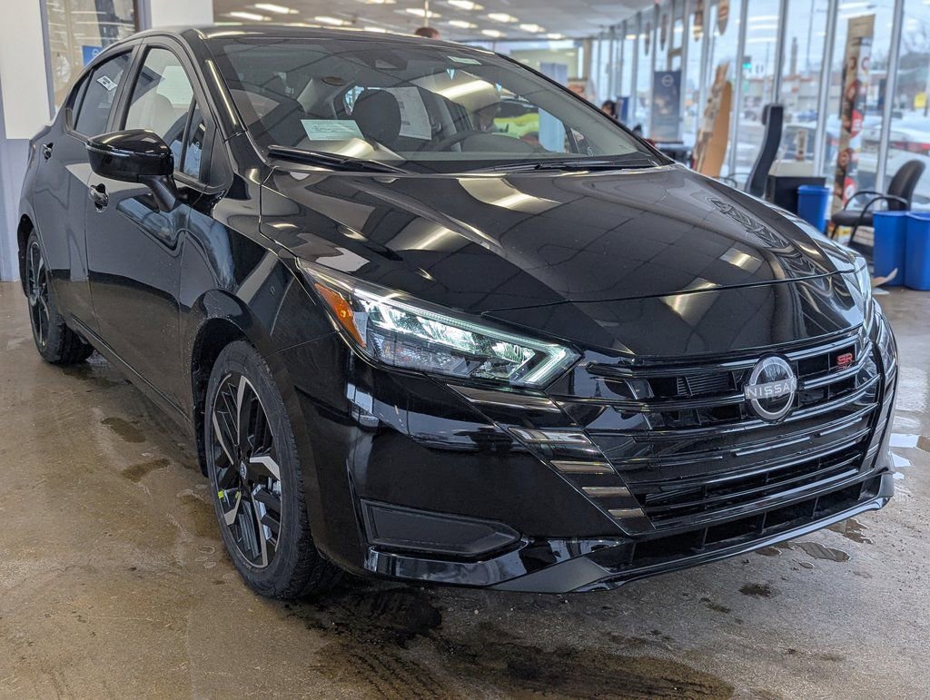 New 2025 Nissan Versa SR w/ Trunk Package image 30