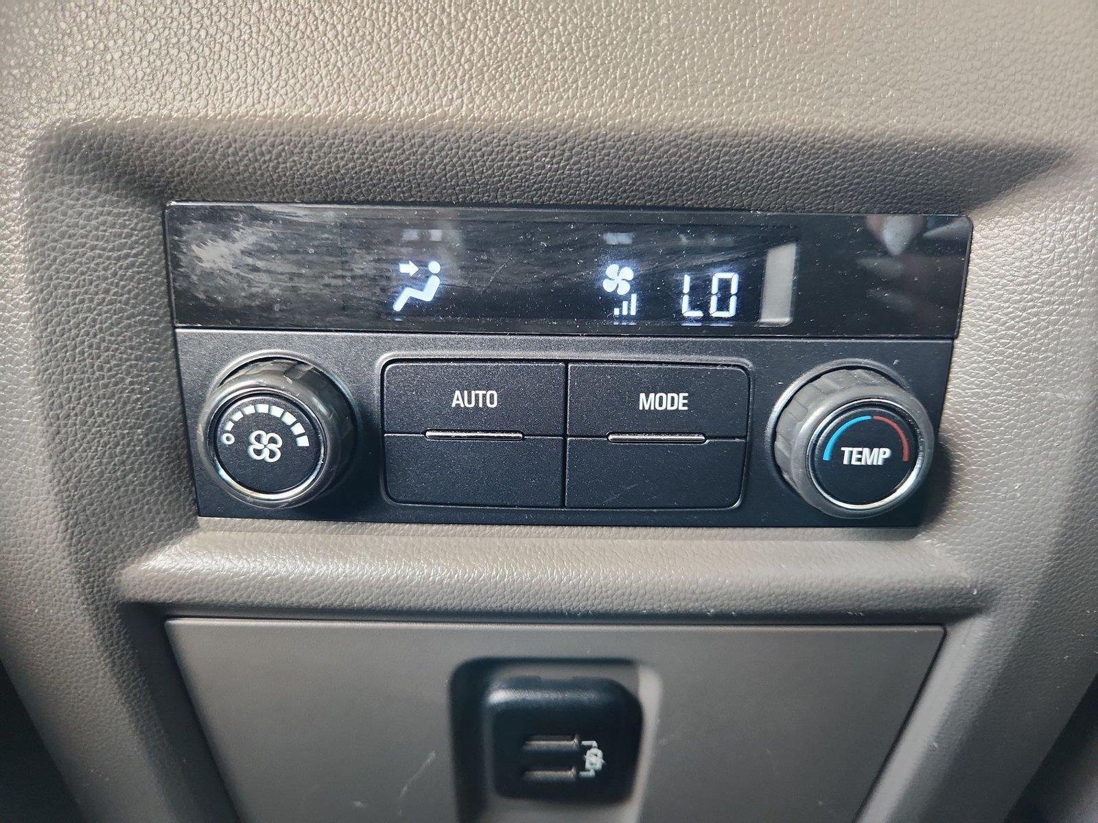 Used 2018 Chevrolet Traverse LT FWD image 20