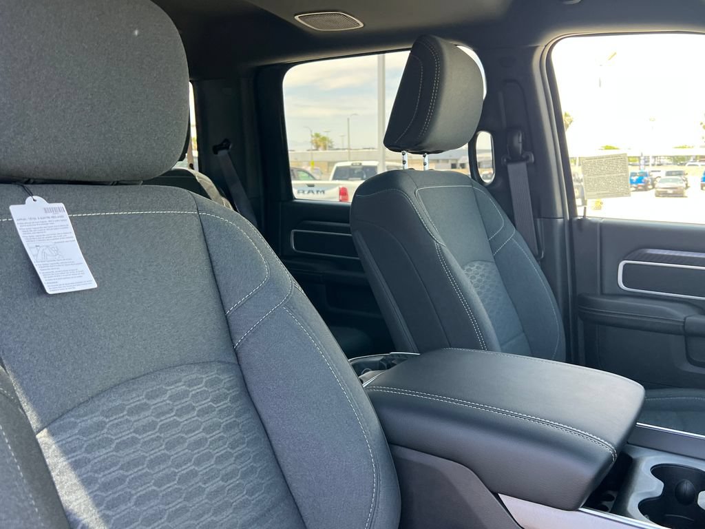 New 2026 RAM 3500 Big Horn AWD/4WD image 15