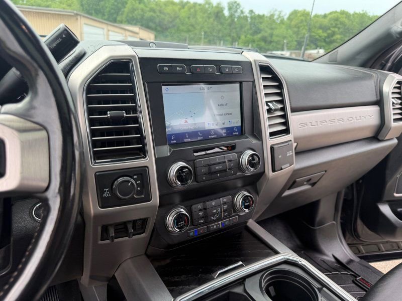 Used 2019 Ford F350 Platinum w/ Platinum Ultimate Package AWD/4WD image 26