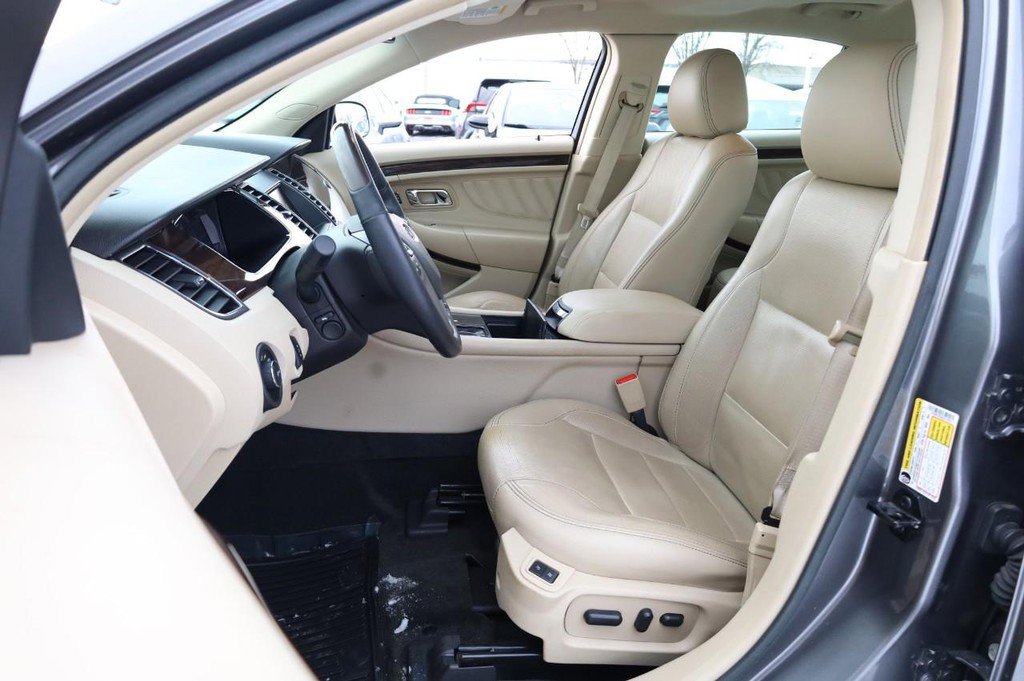 Used 2014 Ford Taurus Limited w/ Equipment Group 301A image 8