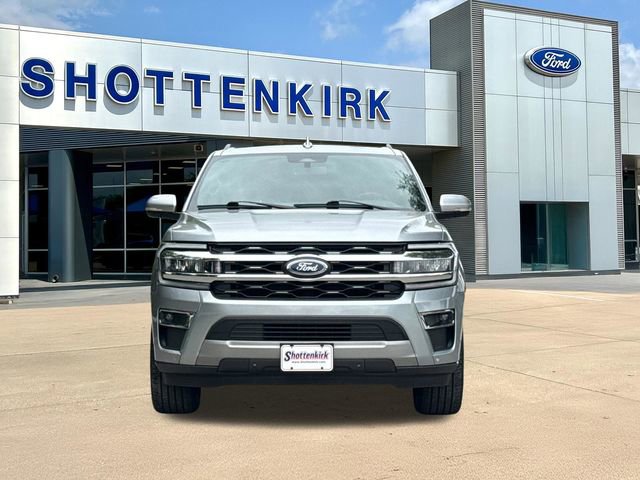Used 2024 Ford Expedition Max Limited AWD/4WD image 2