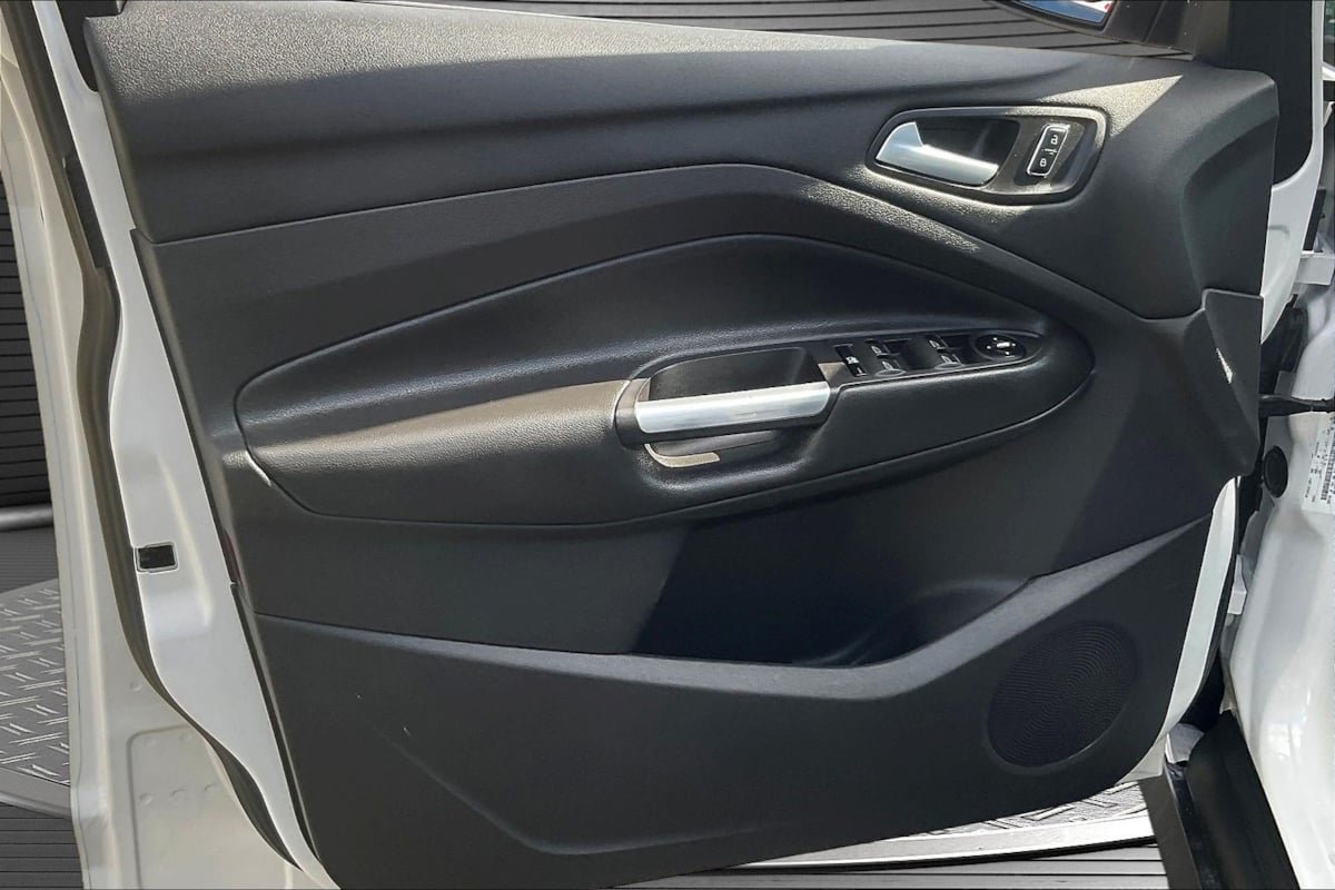 Used 2013 Ford C-MAX Energi FWD image 19