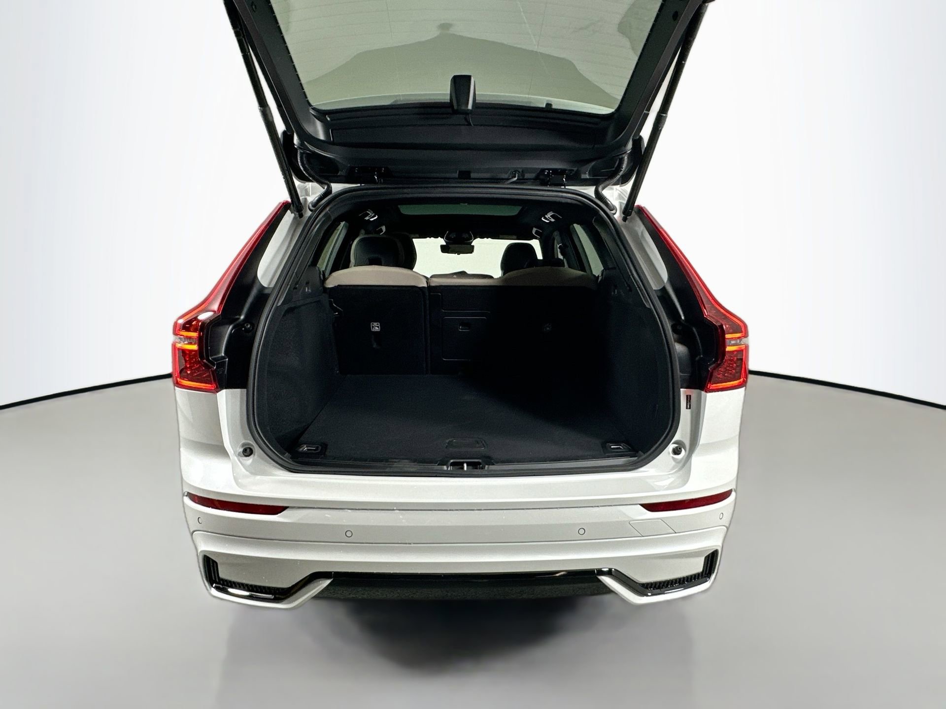 Used 2026 Volvo XC60 B5 Core AWD/4WD image 26