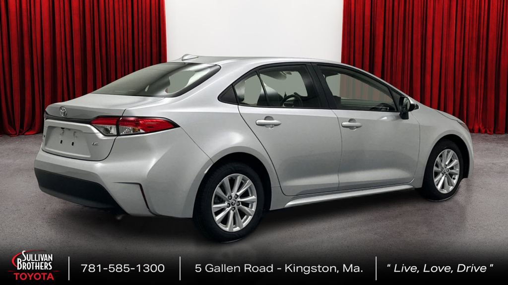 Used 2023 Toyota Corolla LE w/ LE Premium Package FWD image 5
