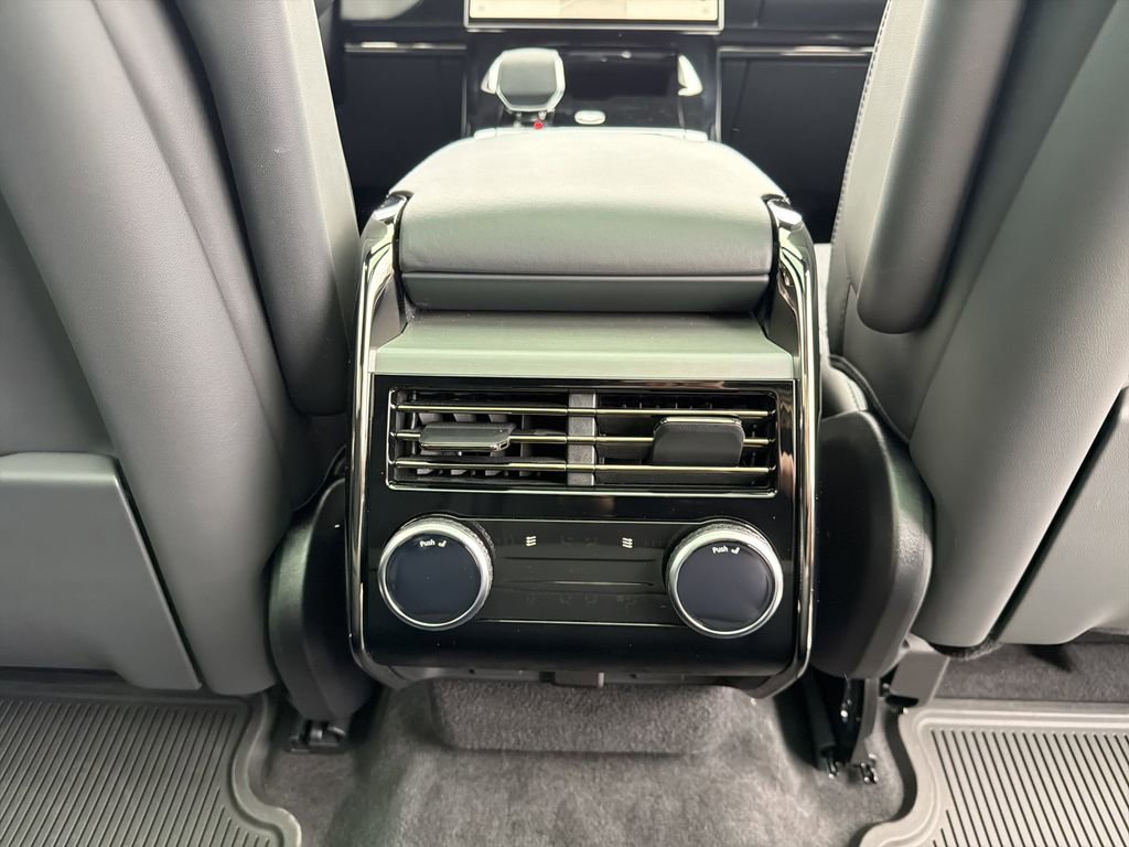 Used 2025 Land Rover Range Rover Sport SE image 20