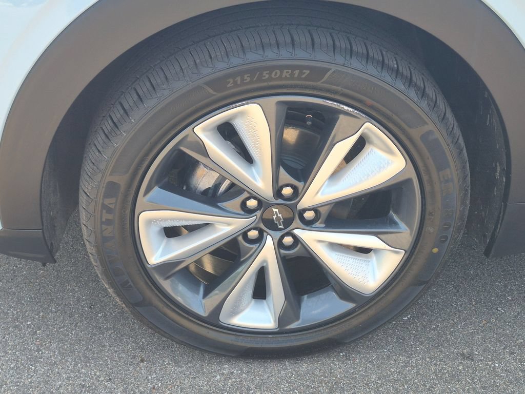 Used 2022 Chevrolet Bolt EUV LT w/ Convenience Package FWD image 10