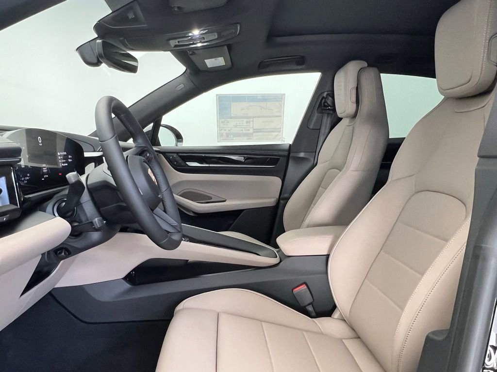 New 2025 Porsche Macan 4 Electric image 5