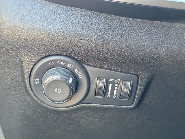 Used 2024 Jeep Compass Latitude AWD/4WD image 15