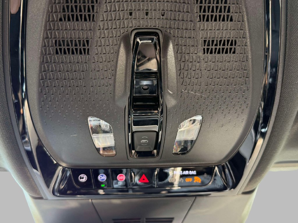 Certified 2024 Cadillac Lyriq Sport w/ LPO, Floor Liner Package AWD/4WD image 28