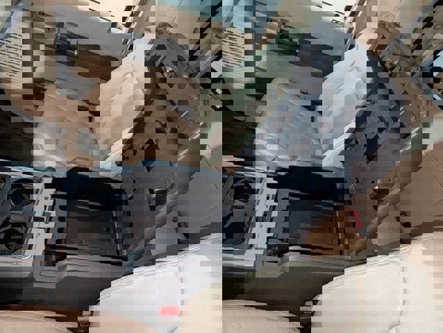 Used 2016 Ford F250 Lariat w/ Chrome Package image 38