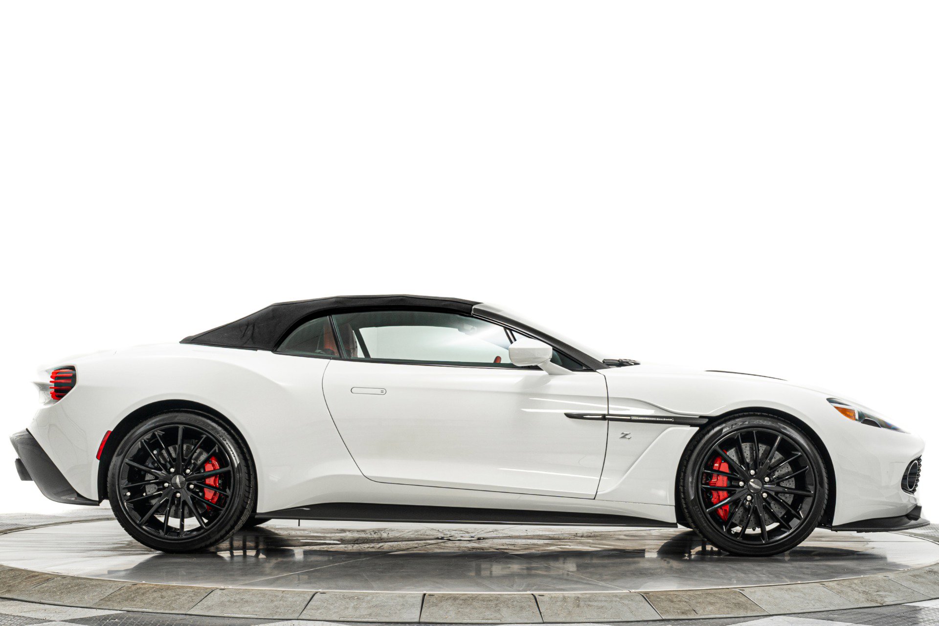 Used 2018 Aston Martin Vanquish Zagato image 18