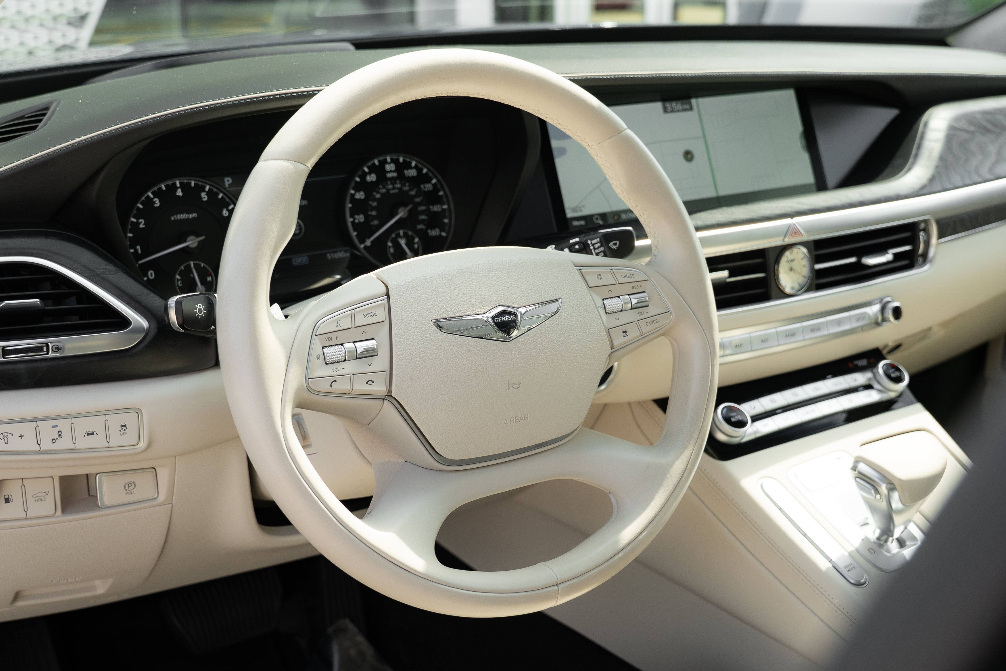 Used 2022 Genesis G90 5.0 Ultimate AWD/4WD image 11