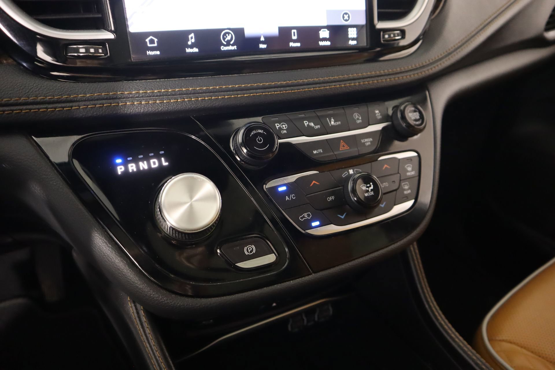 Used 2021 Chrysler Pacifica Pinnacle image 9