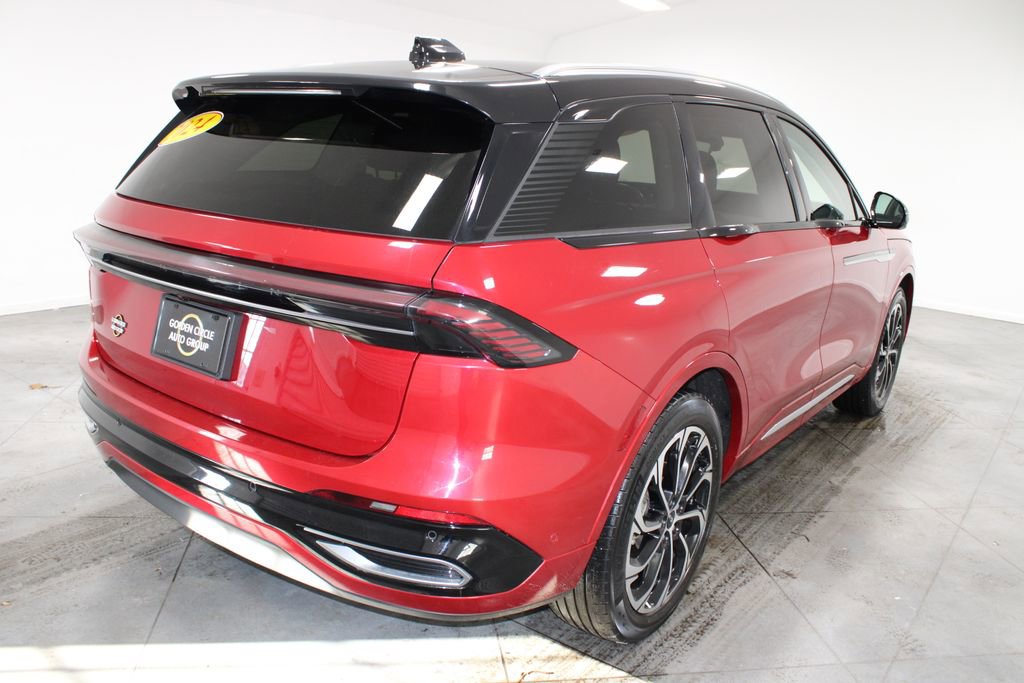 Used 2024 Lincoln Nautilus Reserve image 9