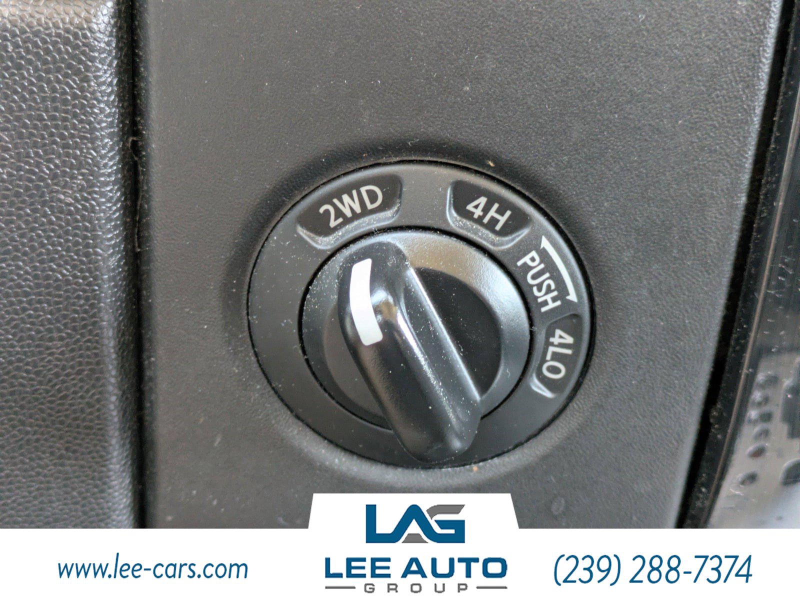 Used 2015 Nissan Titan SV w/ SV Value Truck Package AWD/4WD image 25