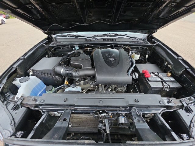 Used 2023 Toyota Tacoma Limited AWD/4WD image 28