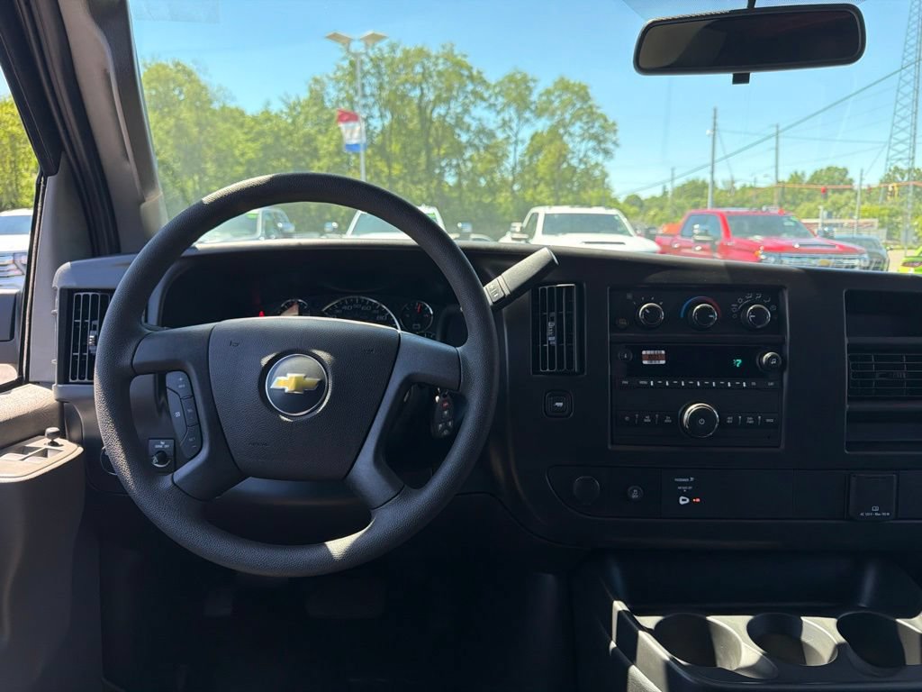 New 2026 Chevrolet Express 2500 w/ Driver Convenience Package RWD image 21