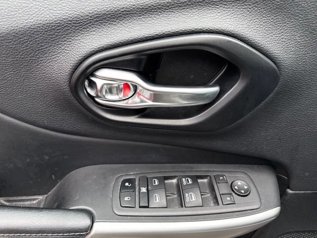 Used 2022 Jeep Cherokee Latitude w/ Trailer Tow Group AWD/4WD image 9